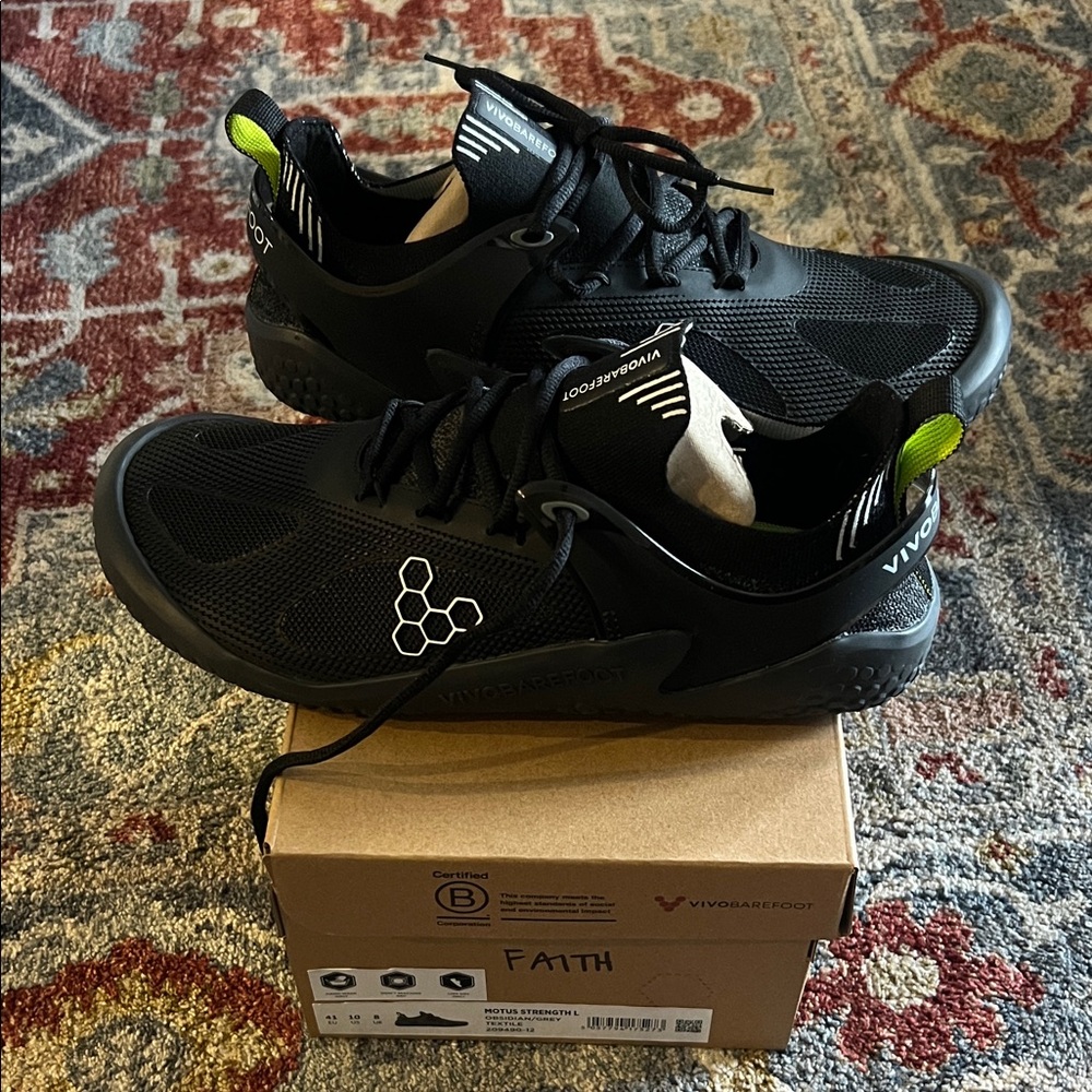 Vivo barefoot Men's Black Athletic Shoes
